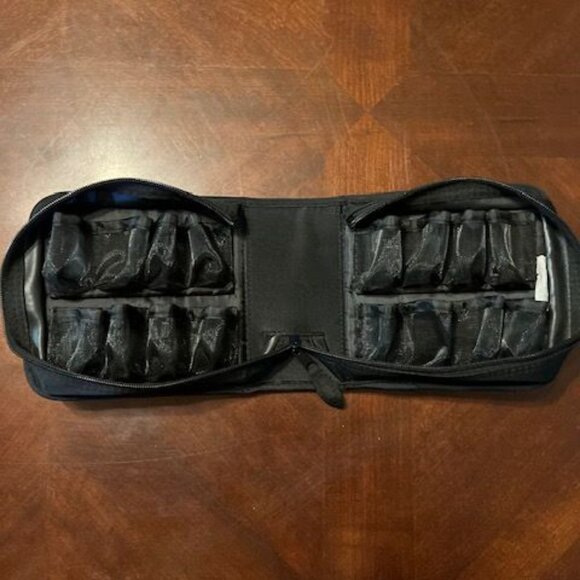 Black Zippered Travel essential oil Organizer With Multiple Pockets aroma ready - Picture 3 of 10